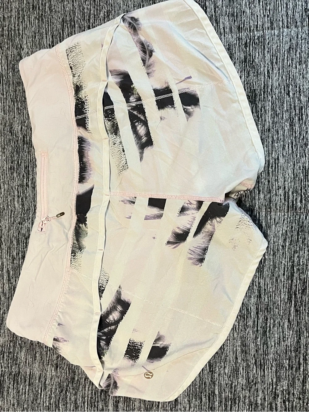 Lululemon 2.5” inseam speed shorts size 8